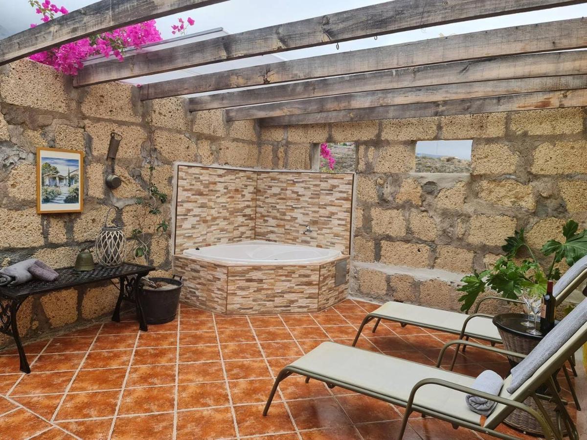 Villa Impeccable 2-Bed House in Guia de Isora Exterior foto