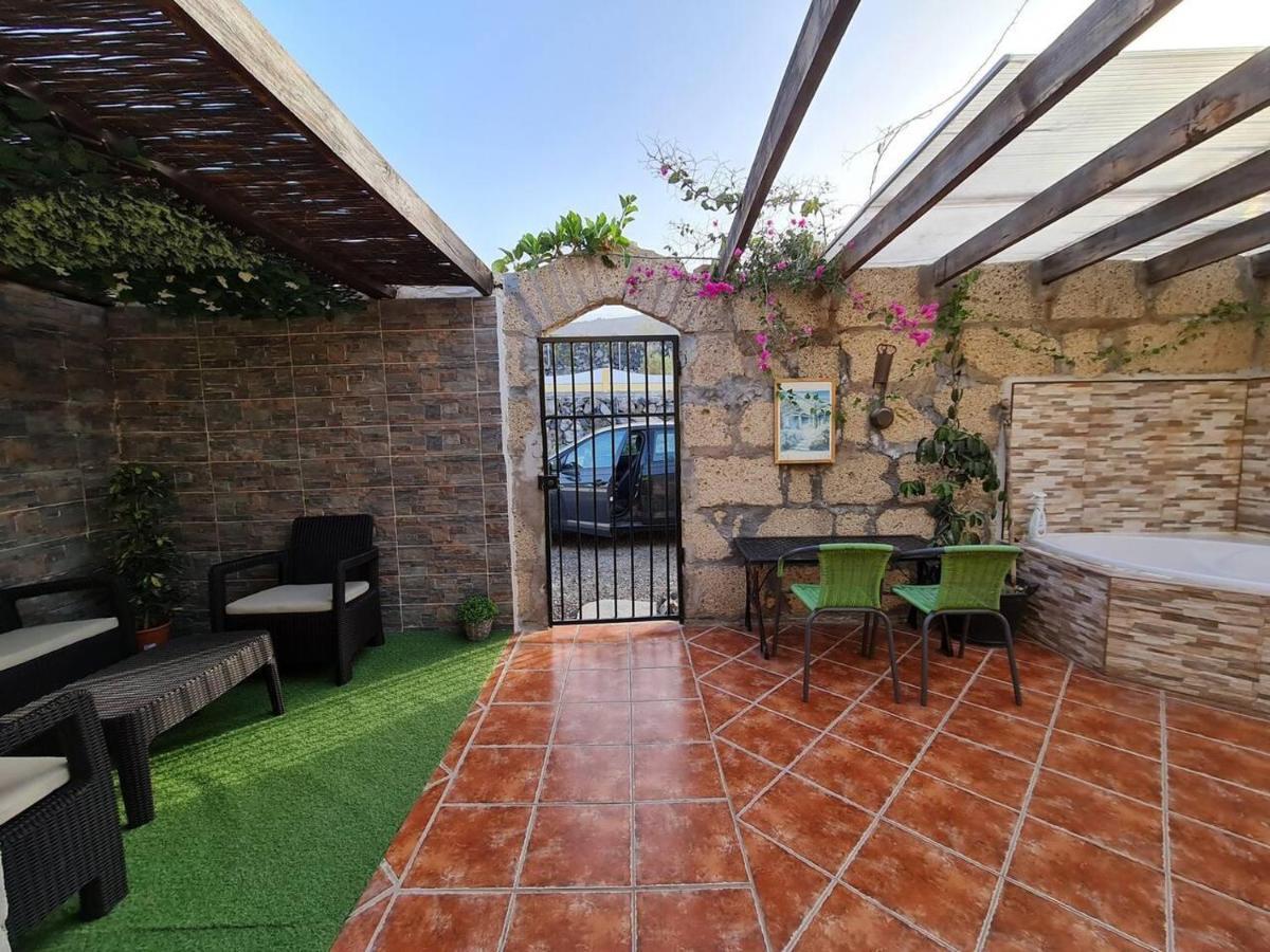 Villa Impeccable 2-Bed House in Guia de Isora Exterior foto